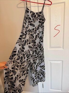 Women’s Printed Wide-Leg midi Jumpsuit grey with black leaves
